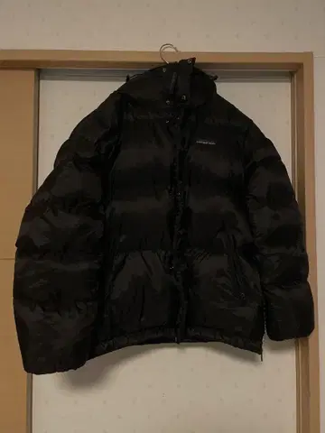 THOUSAND MILE 블랙 다운 자켓