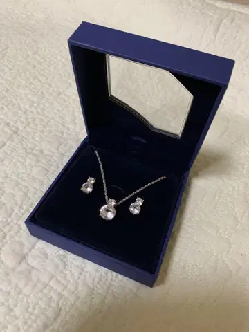 Swarovski 크리스탈 목걸이와 귀걸이 세트