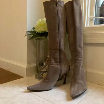 Akiraosaki 그레이 스웨이드 롱 부츠 하이힐