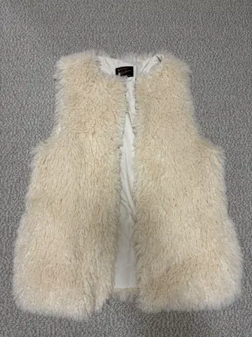 Kastane 아이보리 퍼 베스트