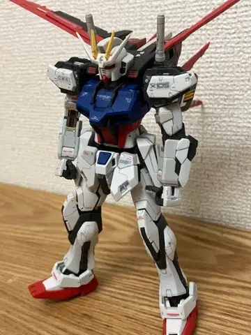 RG 에일 스트라이크 건담 완성품