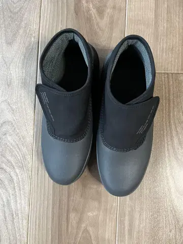 문스타 에이트랜스 스니커즈