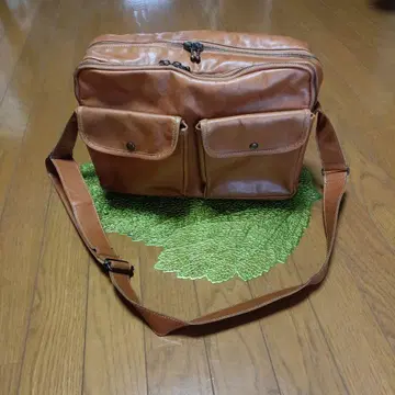 펠리시모 숄더백