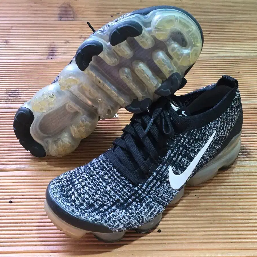 comme des garçons x nike air vapormax