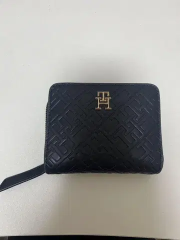 TOMMY HILFIGER 블랙 접이식 지갑