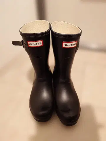 HUNTER 블랙 장화 버클 포함