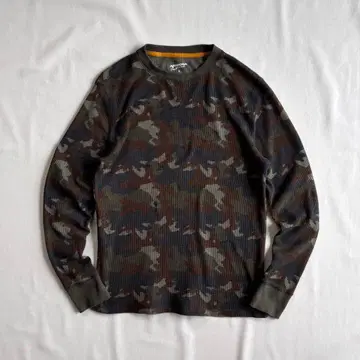 00s USA label camouflage thermal TEE Y2K