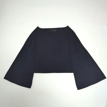 노블 네이비 플레어 슬리브 크롭 니트 울 100%