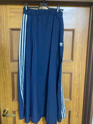 아디다스 3 라인 네이비 롱 스커트