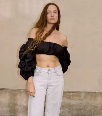 LEINWANDE Flower Bubble Sleeve Top