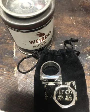 WEIRDO 아이언 크로스 너트 반지 구형