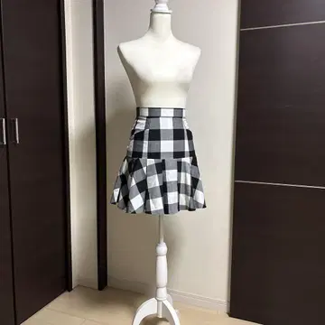 [ sheller ] 블랙과 화이트 체크 무늬 플리츠 스커트
