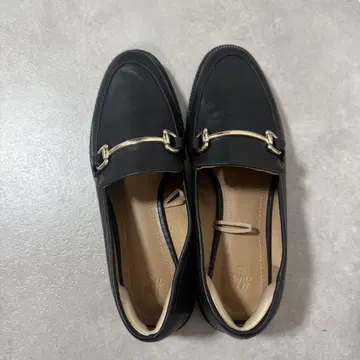 H&M 블랙 로퍼 골드 금장 장식 포함 23cm