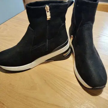 MICHAEL KORS 블랙 지퍼 부츠