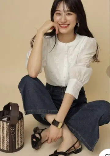 Rirandture 자수 블라우스 미사용 새상품 [ S ]