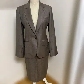 브라운 계열 스커트 수트 REDA 1865 HILTON