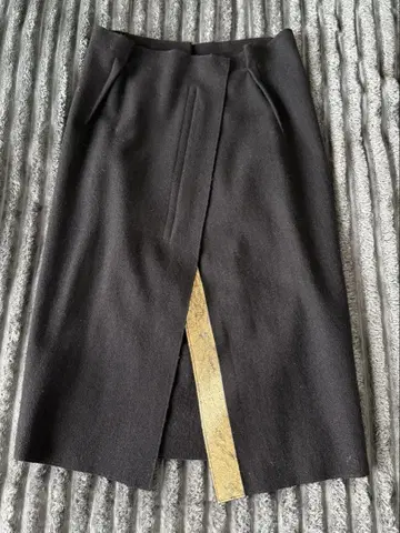 [ 새상품급 ] JIL SANDER 블랙 골드 라인 롱 타이트 스커트