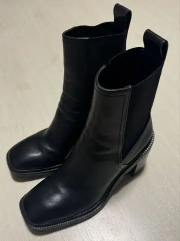 ZARA 사이드 고어 부츠 블랙