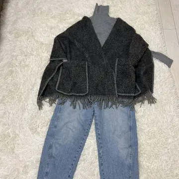 LAPUAN KANKURIT 라푸안칸쿠리 포켓 숄/그레이