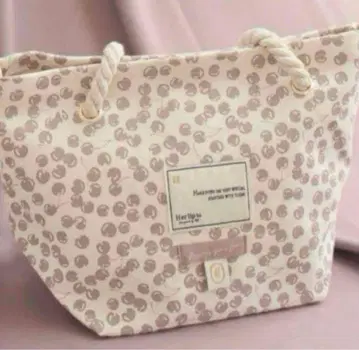 Her lip to Cherry tote bag 2023 rose