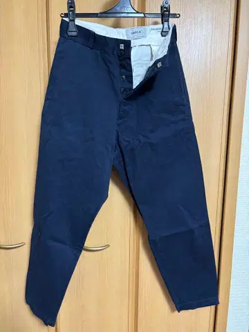 YAECA 네이비 치노 팬츠 버튼 플라이