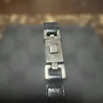 CERRUTI 블랙 가죽 이단 접이식 지갑