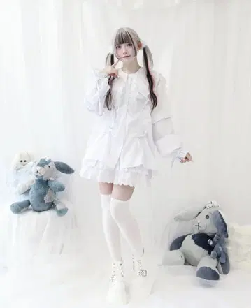 Whimmy 프릴 달린 화이트 블라우스