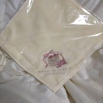 치이카와 토끼 자수 손수건 크림색