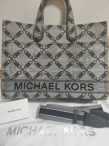 MICHAEL KORS 로고 프린트 숄더백 얼룩 있음