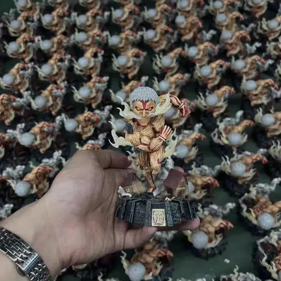 (In Stock) STORM Armored Titan Resin World Collectable Attack on Titan Resin Figure