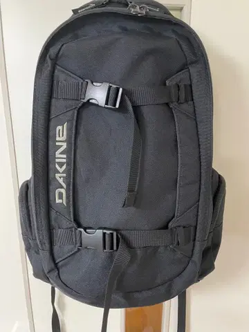 DAKINE 백팩 자수 로고 블랙 25L
