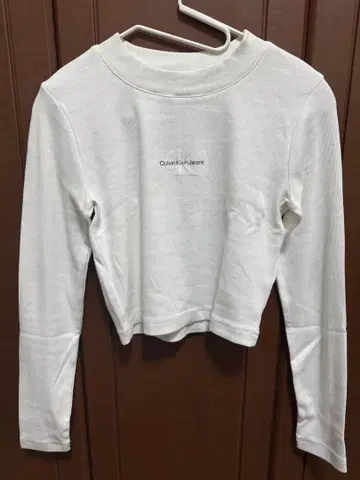 Calvin Klein Jeans XS 화이트 크롭 T셔츠