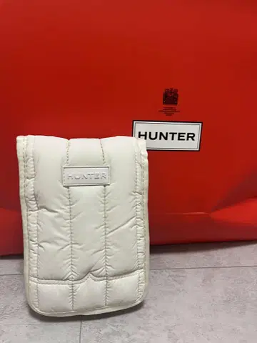 HUNTER 화이트 퀼팅 백