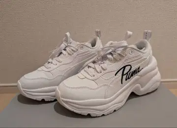 새상품급 PUMA 스니커즈