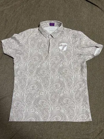 TaylorMade 페이즐리 무늬 골프 셔츠