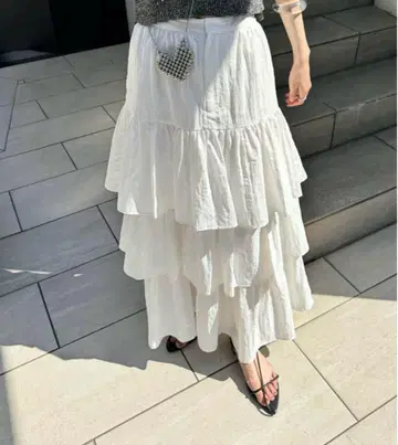 mystic 화이트 플레어 롱 스커트