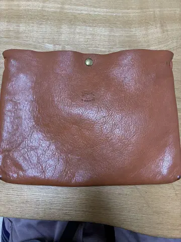 컨디션 최상 [ILBISONTE] 브라운 가죽 클러치백