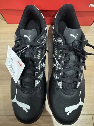 PUMA 축구화 블랙/화이트