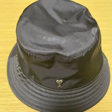 블랙 버킷햇 하트 로고