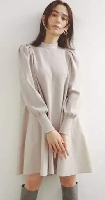 SNIDEL 베이지 프릴 옷깃 A라인 원피스