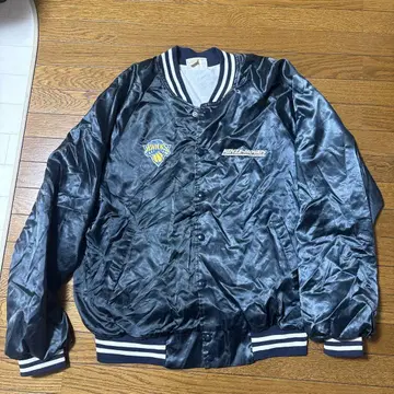 NEW YORK KNICKS 바시티 자켓 블랙