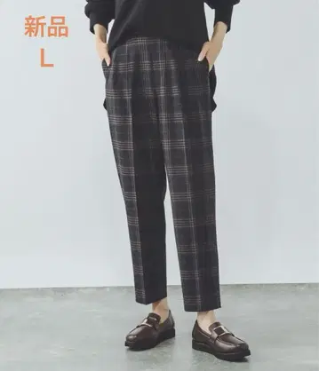 우츠쿠 실루엣 테이퍼드 팬츠