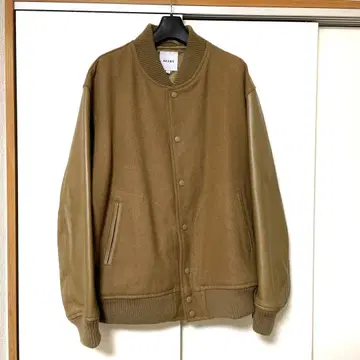 BEAMS 스타디움 점퍼