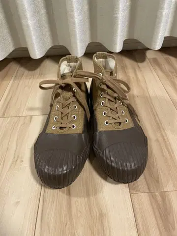 문스타 올웨더 브라운 하이컷 스니커즈