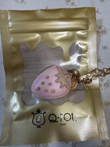Q-pot 스트로베리 마카롱 목걸이