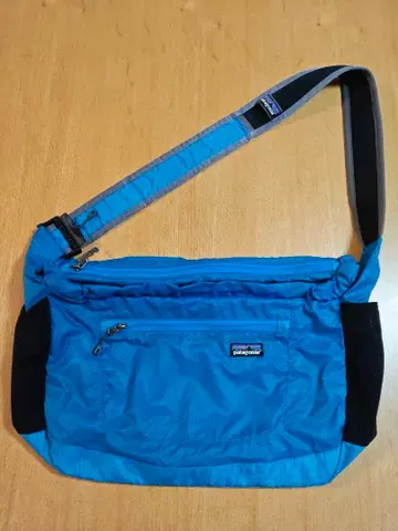 파타고니아 라이트웨이트 트래블 쿠리에 숄더 백 블루 파랑