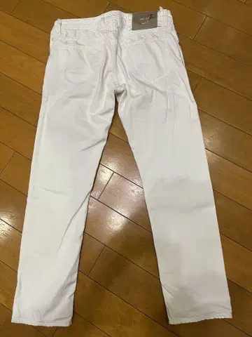 화이트 슬림핏 데님 31