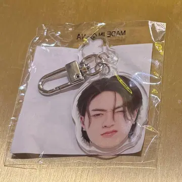 treasure 하루토 pulse on 얼굴 아크릴 키링 화남