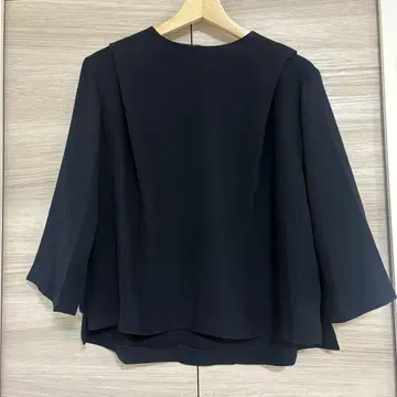 [ SHIPS ] 블랙 7부 소매 블라우스