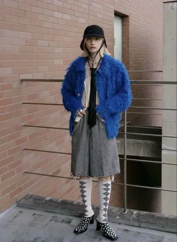 KIMHEKIM 트위드 하프 팬츠 (renya 착용)